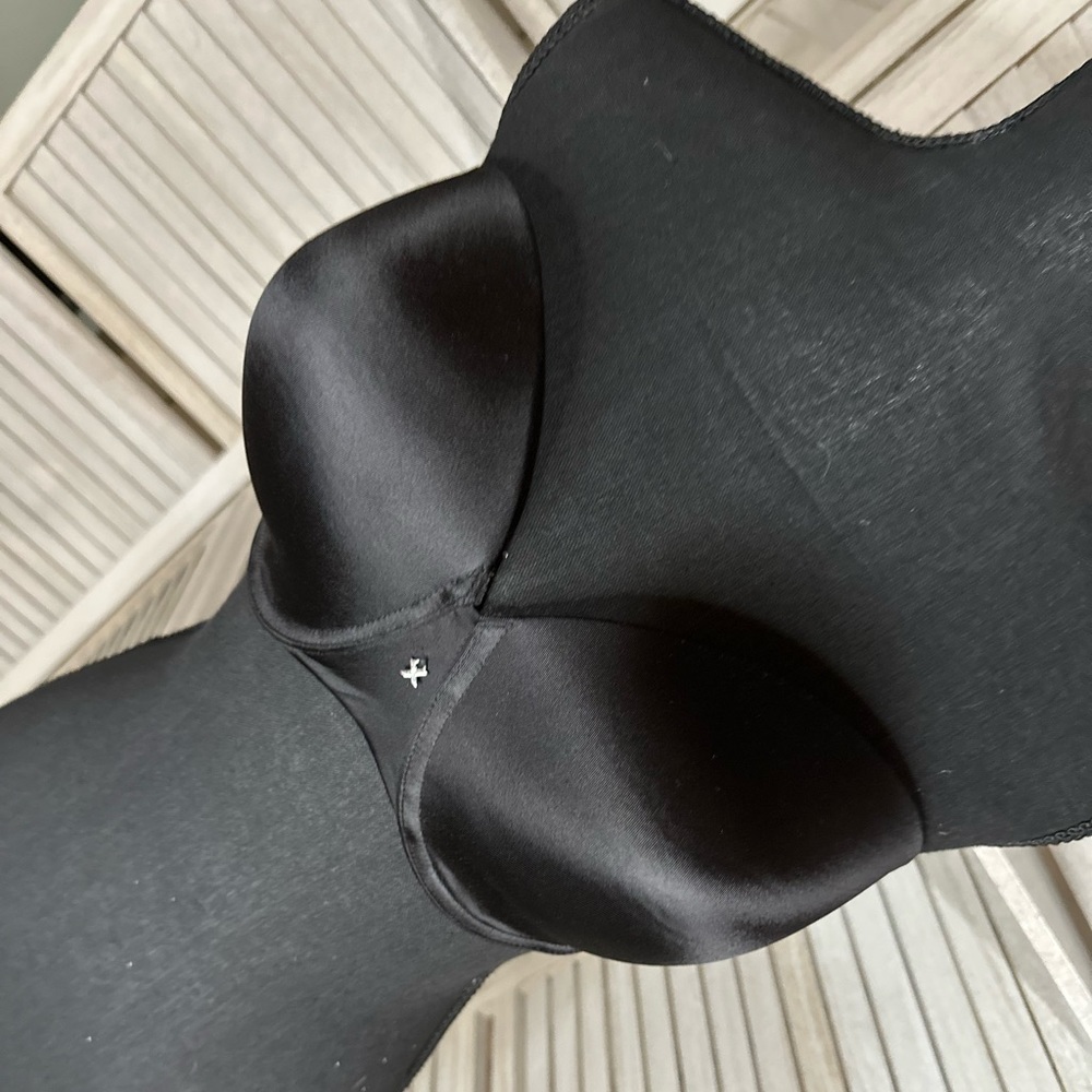 38C•FREDERICKS OF HOLLYWOOD SIREN BLACK STRAPLESS PUSH UP BRA